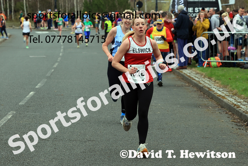 Senior Womens relay, 2026 Elswick Harriers Good Friday Road Relays and Young Athletes, Newburn,  Newcastle upon Tyne. Photo: David T. Hewitson/Sports for All Pics